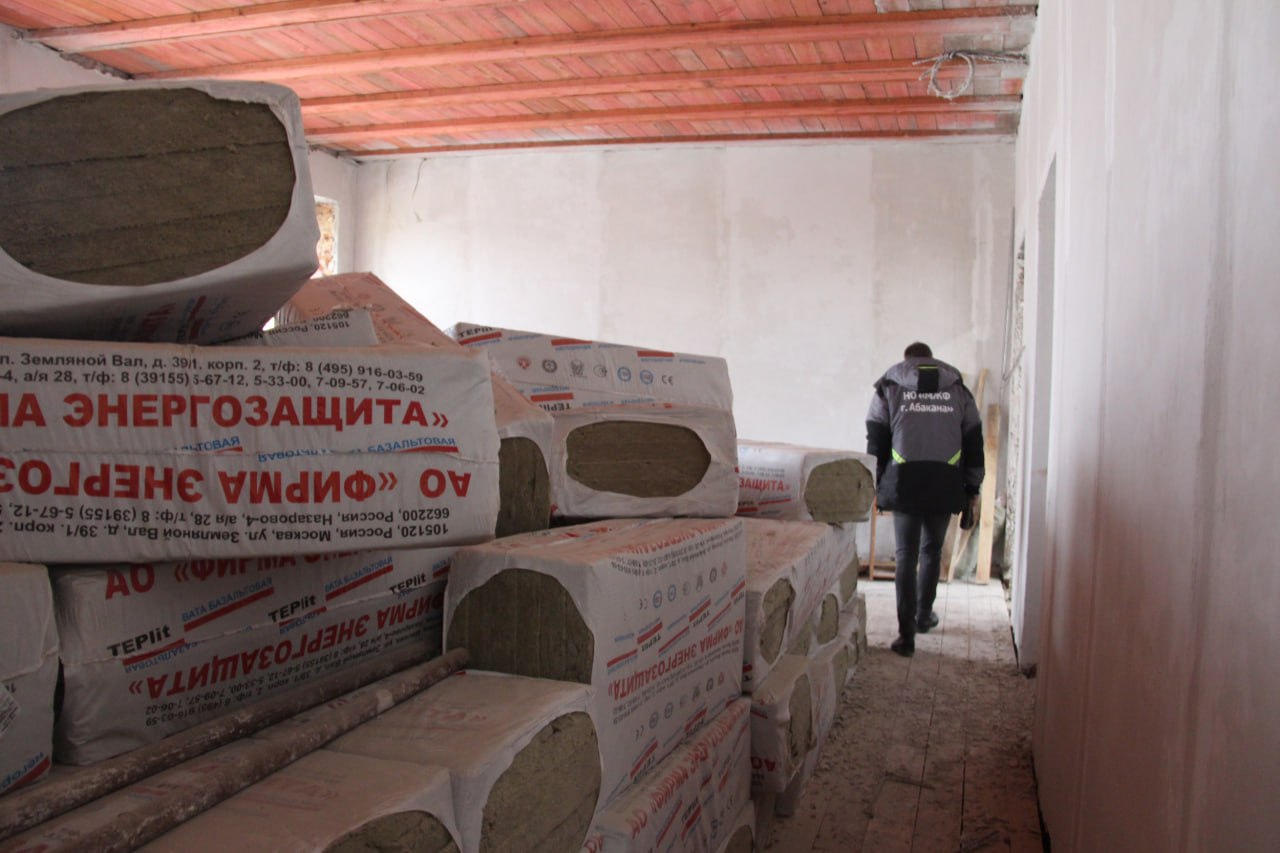 Новый подрядчик, выполняющий капитальный ремонт в школе № 1, – «Муниципальный жилищный фонд города Абакана» – держит хороший темп Новый подрядчик, выполняющий капитальный ремонт в школе № 1, – «Муниципальный жилищный фонд города Абакана» – держит хороший темп