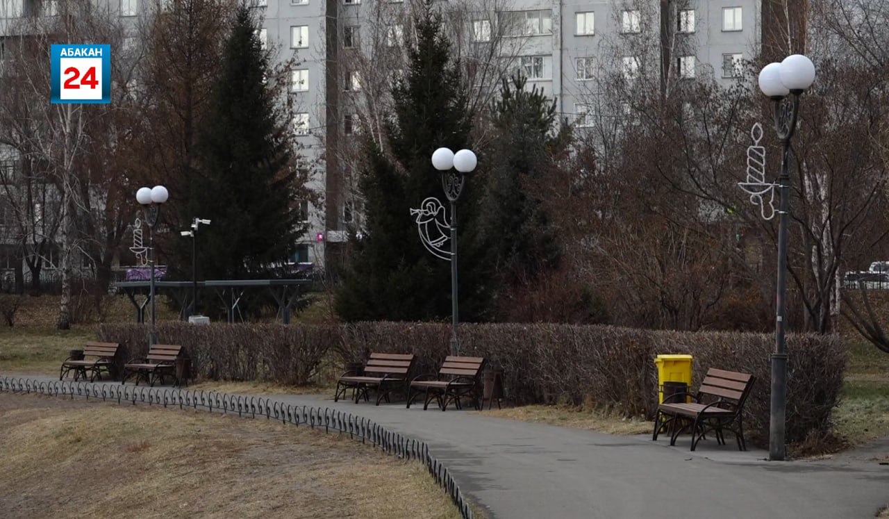Светящиеся ангелочки и свечи появились в Преображенском парке Абакана Светящиеся ангелочки и свечи появились в Преображенском парке Абакана