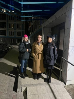 Представители комиссии по делам несовершеннолетних и защите их прав совместно с сотрудниками Госавтоинспекции Абакана провели акцию «По капельке добра»