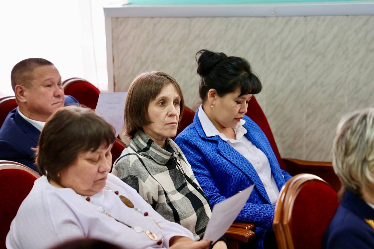 Выездной комитет: депутаты обсуждают проблемы территорий на местах Выездной комитет: депутаты обсуждают проблемы территорий на местах