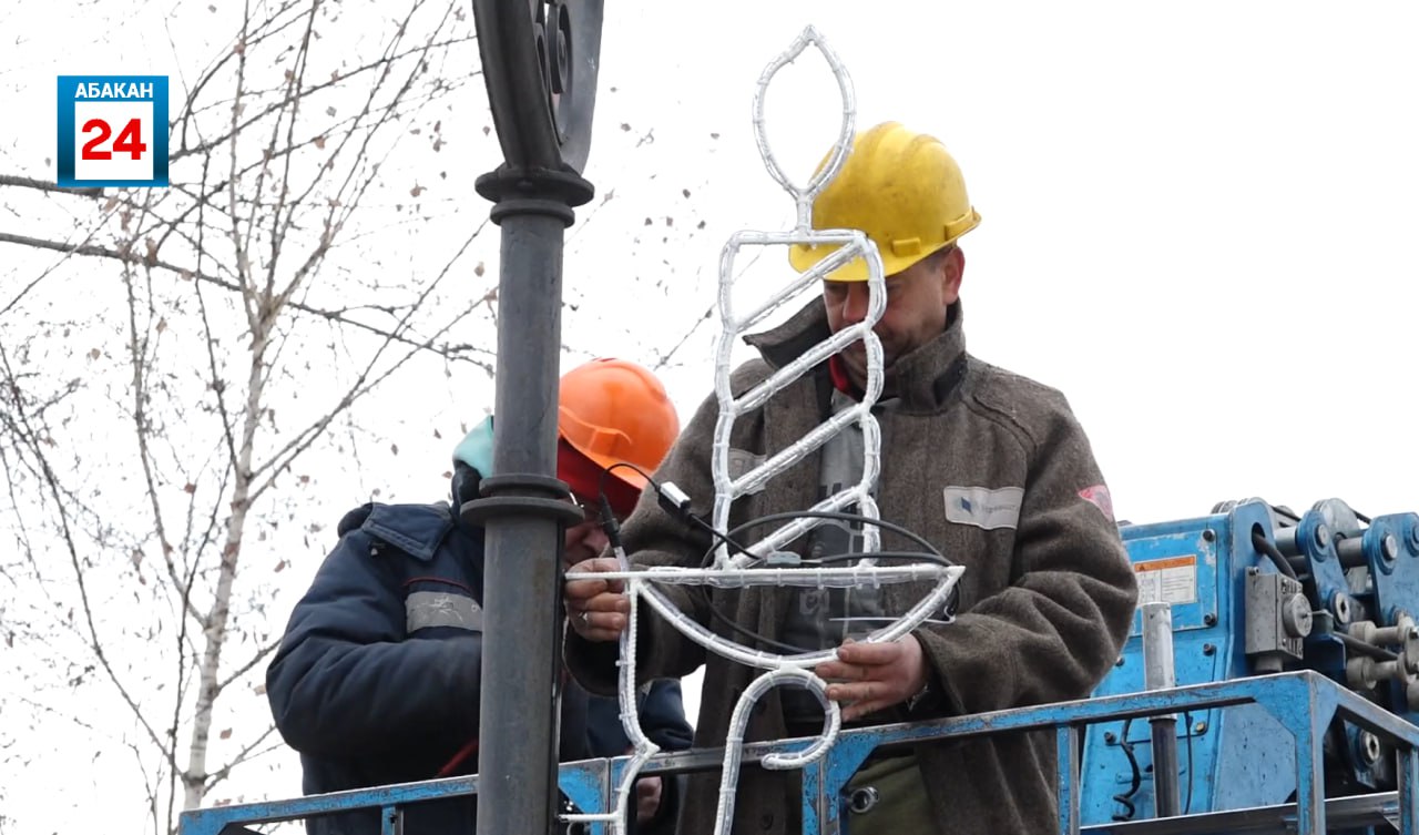 Светящиеся ангелочки и свечи появились в Преображенском парке Абакана Светящиеся ангелочки и свечи появились в Преображенском парке Абакана