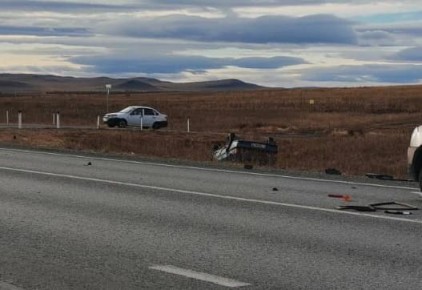 В УСТЬ-АБАКАНСКОМ РАЙОНЕ ПЕРЕВЕРНУЛСЯ АВТОМОБИЛЬ