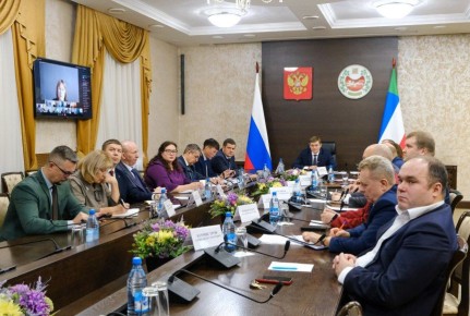 Валентин Коновалов провел штаб по вопросам обращения с твердыми коммунальными отходами