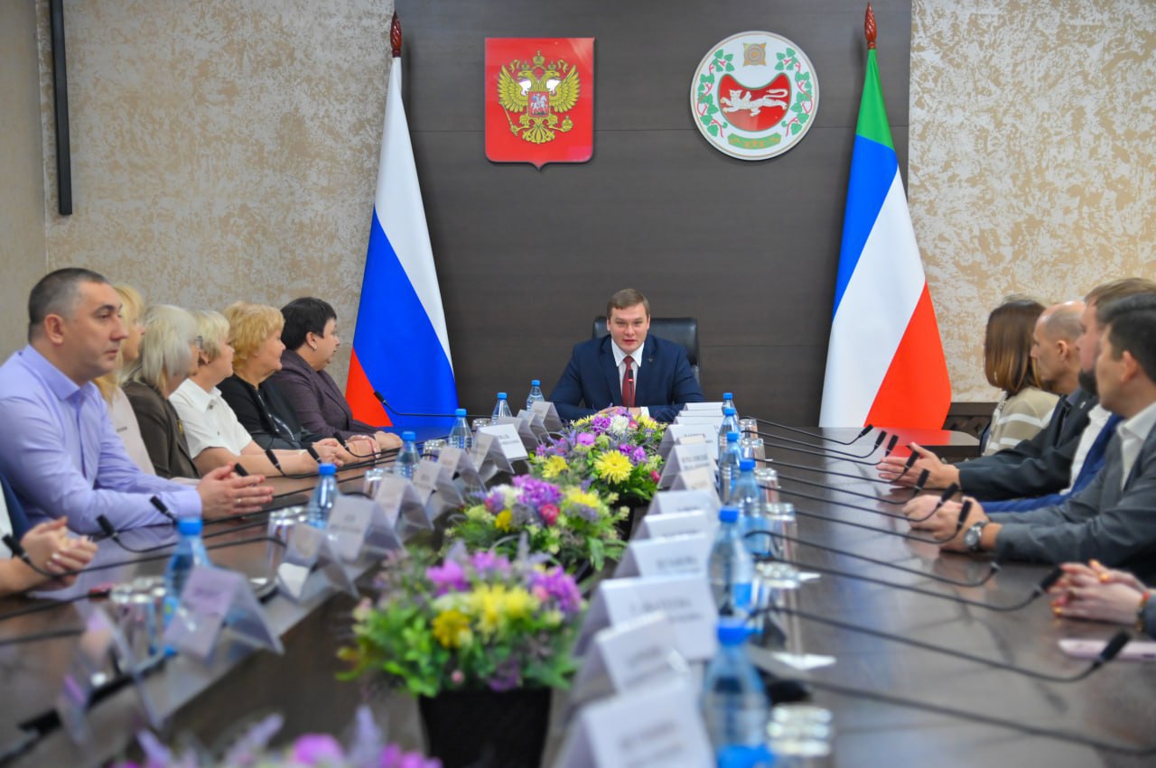 35 лет службе: в Хакасии чествовали налоговиков 35 лет службе: в Хакасии чествовали налоговиков