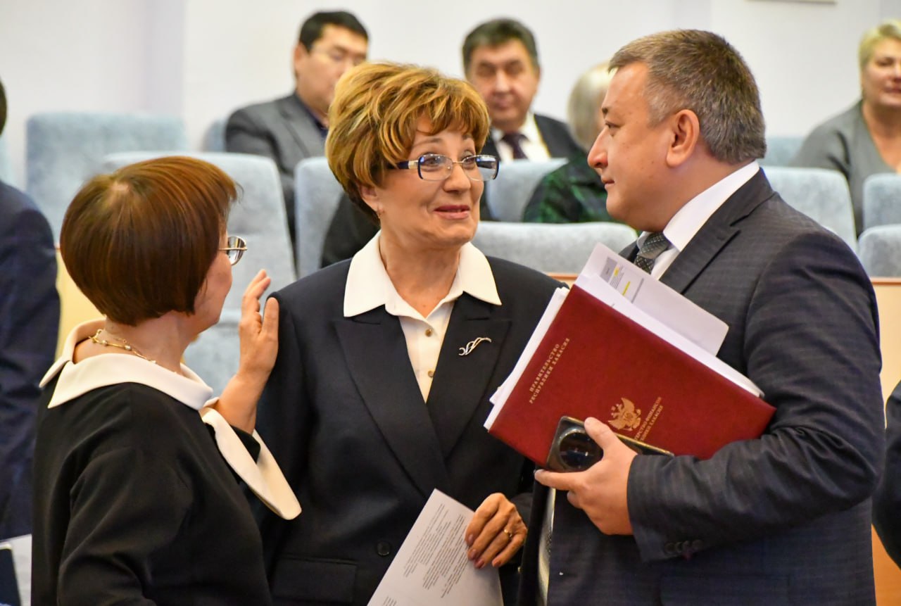 Глава Хакасии Валентин Коновалов прокомментировал принятие депутатами в первом чтении закона о бюджете на 2026 год Глава Хакасии Валентин Коновалов прокомментировал принятие депутатами в первом чтении закона о бюджете на 2026 год