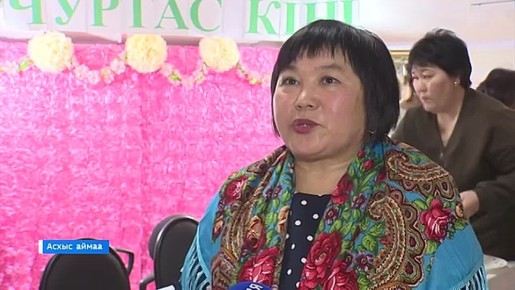 В Полтаковском музее «Хоос хайа» поздравили женщин с Днём матери