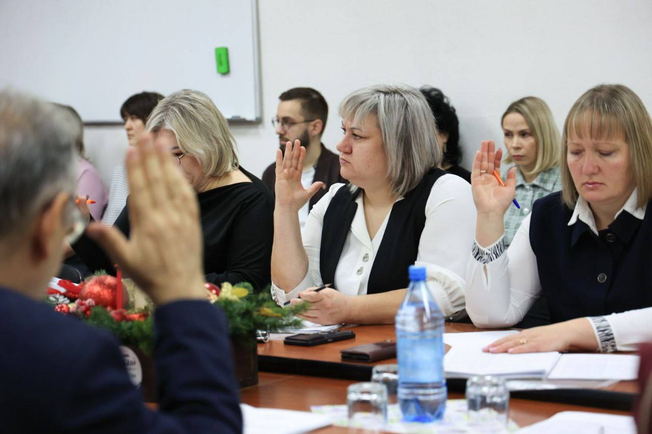 Районные советы Хакасии продолжают утверждать свои бюджеты Районные советы Хакасии продолжают утверждать свои бюджеты