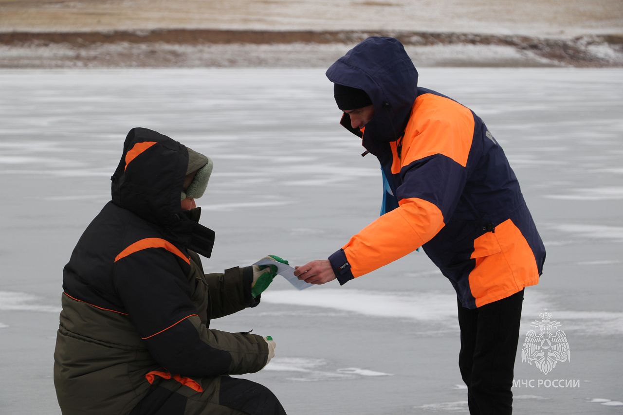 В Хакасии продолжается ледостав, на большинстве непроточных водоемов лёд безопасен для небольших групп рыбаков