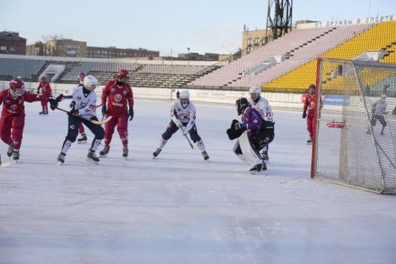 Возвращаясь к главному спортивному событию сегодняшнего дня в Абакане, матч «Саяны» – «Старт» завершился очередным поражением команды из Хакасии