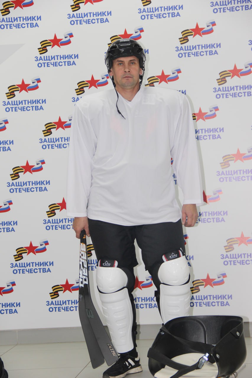 Спорт возвращает к жизни: ветеран СВО Евгений Морозов получил полный комплект для следж-хоккея от Фонда «Защитники Отечества»!