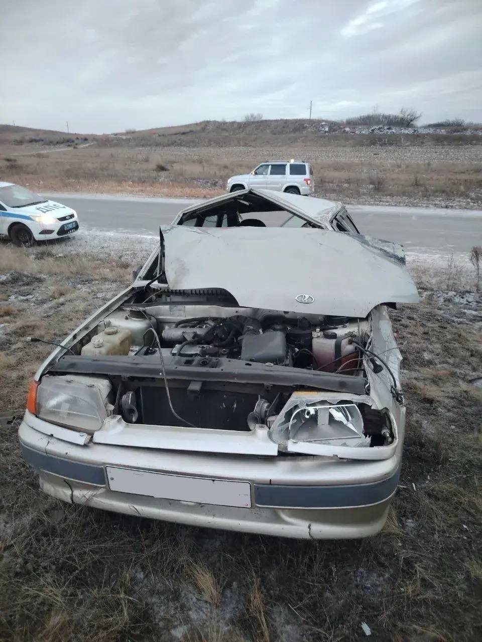 Водитель ВАЗа перевернулся на трассе в районе Черногорска Водитель ВАЗа перевернулся на трассе в районе Черногорска