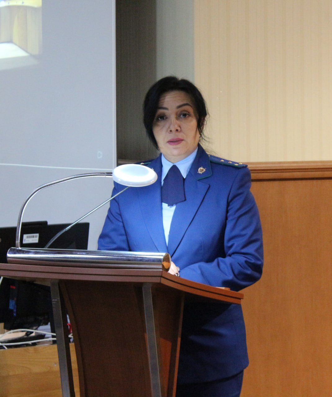 В прокуратуре Республики Хакасия под председательством заместителя прокурора республики Дениса Стонта проведено заседание межведомственной рабочей группы по обеспечению законности в сфере соблюдения трудовых прав граждан В прокуратуре Республики Хакасия под председательством заместителя прокурора республики Дениса Стонта проведено заседание межведомственной рабочей группы по обеспечению законности в сфере соблюдения трудовых прав граждан