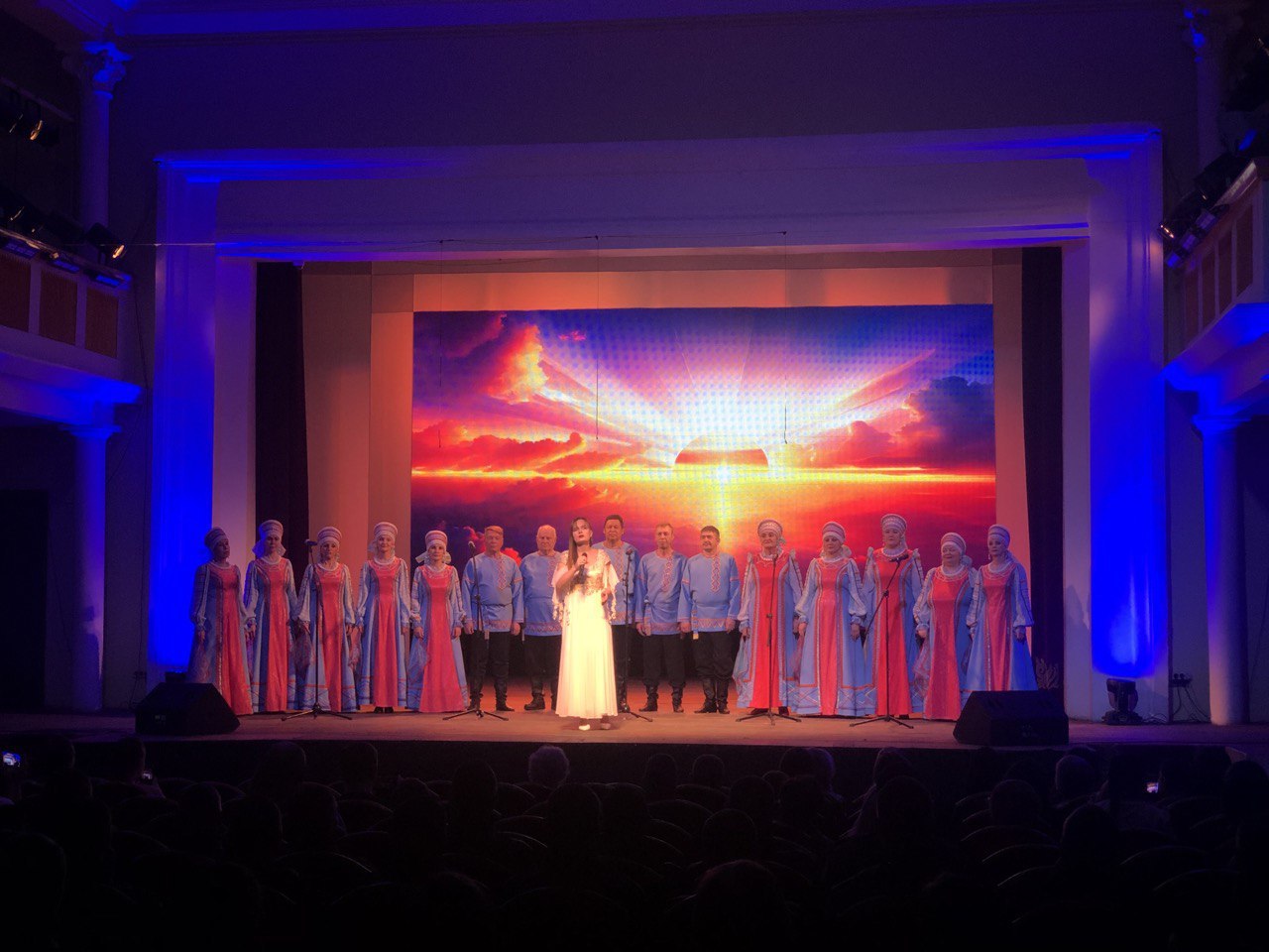 Жить, любить, мечтать: благотворительный концерт прошел в поддержку Червонопартизанского Дворца культуры Жить, любить, мечтать: благотворительный концерт прошел в поддержку Червонопартизанского Дворца культуры