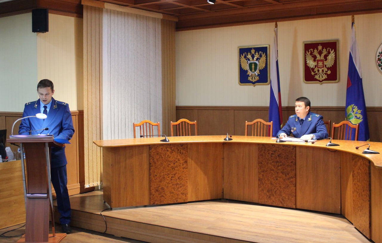 В прокуратуре Республики Хакасия под председательством первого заместителя прокурора республики Ана Антона Вячеславовича проведено заседание межведомственной рабочей группы по противодействию повторной и рецидивной...