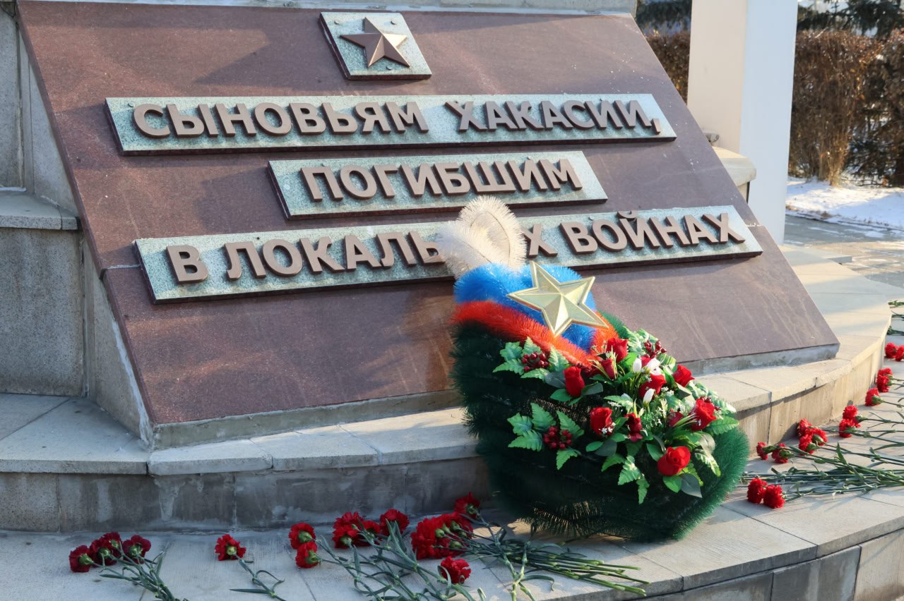 Герои не уходят в прошлое, они просто меняют форму и продолжаются в своих потомках, переходят из былинных в современные, но суть остаётся одной: человек и его решимость, и ценность воинского долга для многих из нас – не в... Герои не уходят в прошлое, они просто меняют форму и продолжаются в своих потомках, переходят из былинных в современные, но суть остаётся одной: человек и его решимость, и ценность воинского долга для многих из нас – не в...