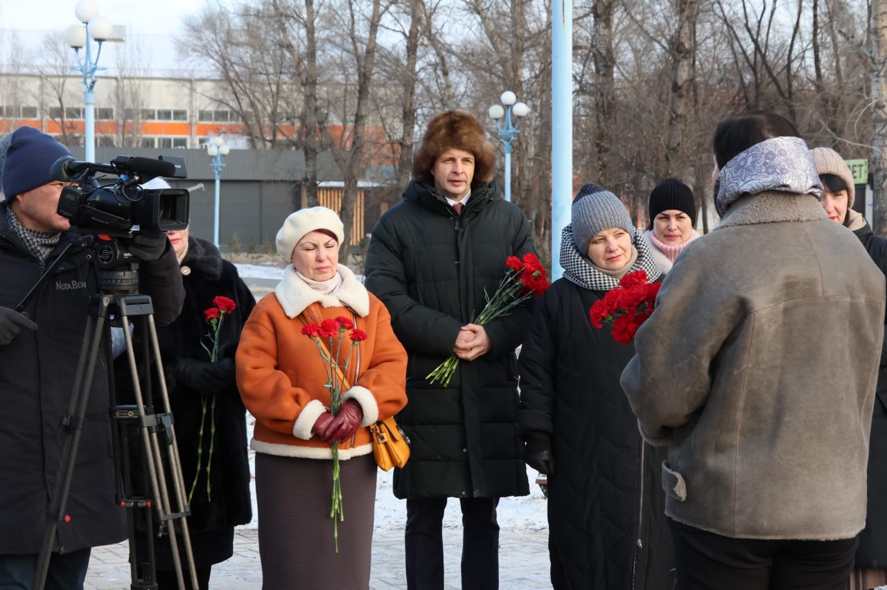 Герои не уходят в прошлое, они просто меняют форму и продолжаются в своих потомках, переходят из былинных в современные, но суть остаётся одной: человек и его решимость, и ценность воинского долга для многих из нас – не в... Герои не уходят в прошлое, они просто меняют форму и продолжаются в своих потомках, переходят из былинных в современные, но суть остаётся одной: человек и его решимость, и ценность воинского долга для многих из нас – не в...