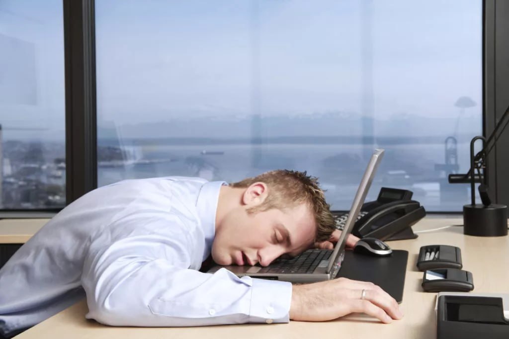 В продолжение темы вчерашнего ПРОГНОЗА ПОГОДЫ – японцам разрешено спать на работе