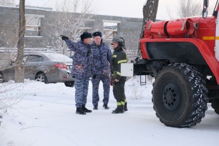 В Саяногорске прошло пожарно-тактическое занятие Росгвардии и МЧС