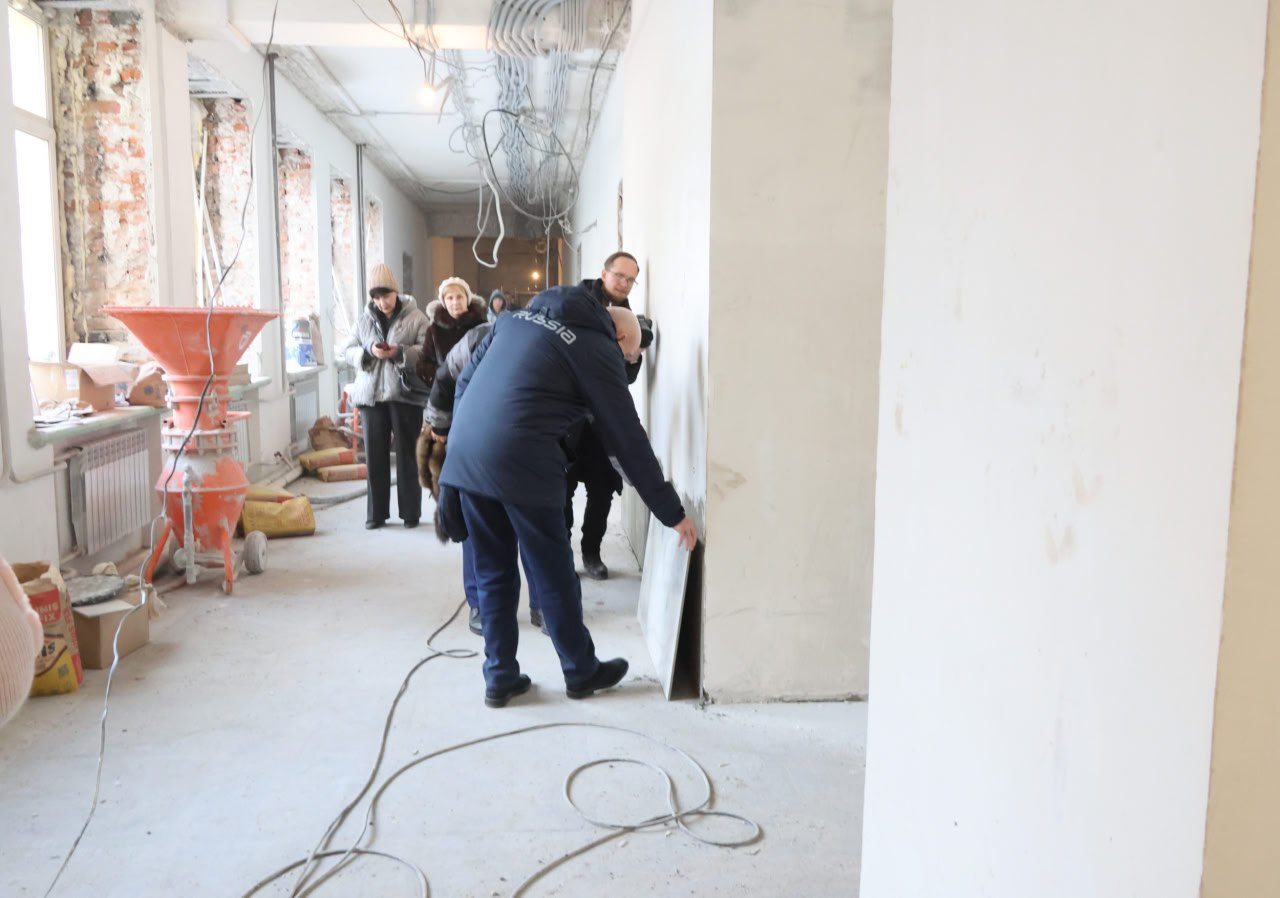 В абаканской школе № 1 продолжается капитальный ремонт по национальному проекту «Молодёжь и дети», федеральной программе «Модернизация школьных систем образования» В абаканской школе № 1 продолжается капитальный ремонт по национальному проекту «Молодёжь и дети», федеральной программе «Модернизация школьных систем образования»