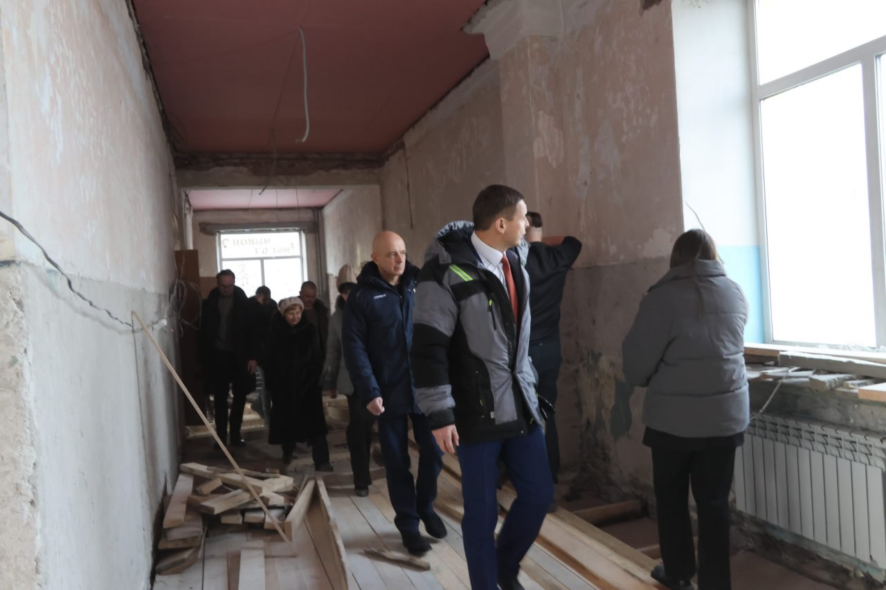 В абаканской школе № 1 продолжается капитальный ремонт по национальному проекту «Молодёжь и дети», федеральной программе «Модернизация школьных систем образования» В абаканской школе № 1 продолжается капитальный ремонт по национальному проекту «Молодёжь и дети», федеральной программе «Модернизация школьных систем образования»