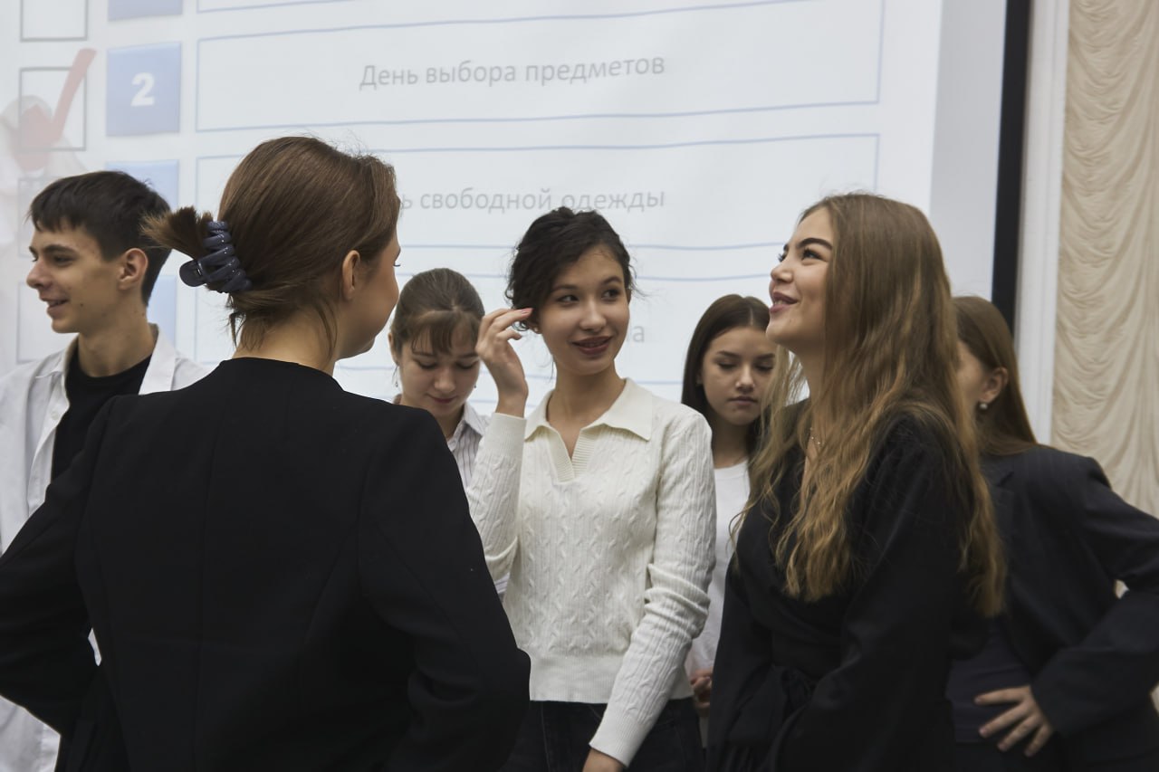 Сегодня специалисты Избиркома Хакасии встретились с людьми будущего Сегодня специалисты Избиркома Хакасии встретились с людьми будущего