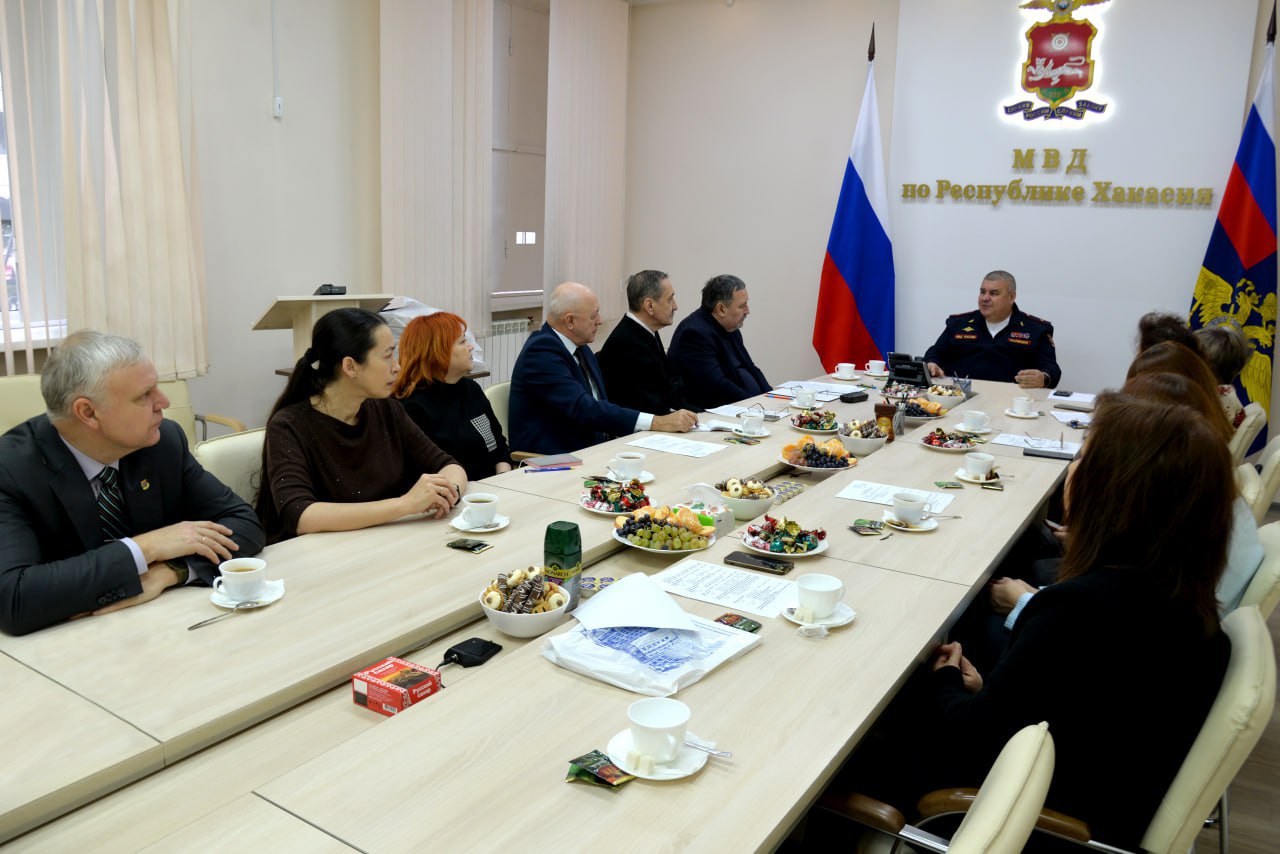 В МВД по Республике Хакасия состоялось итоговое заседание Общественного совета 5 созыва В МВД по Республике Хакасия состоялось итоговое заседание Общественного совета 5 созыва