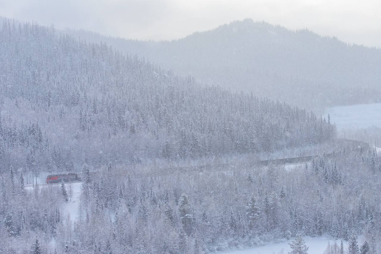 В режиме «суровые сибирские морозы» работает последние трое суток Красноярская железная дорога