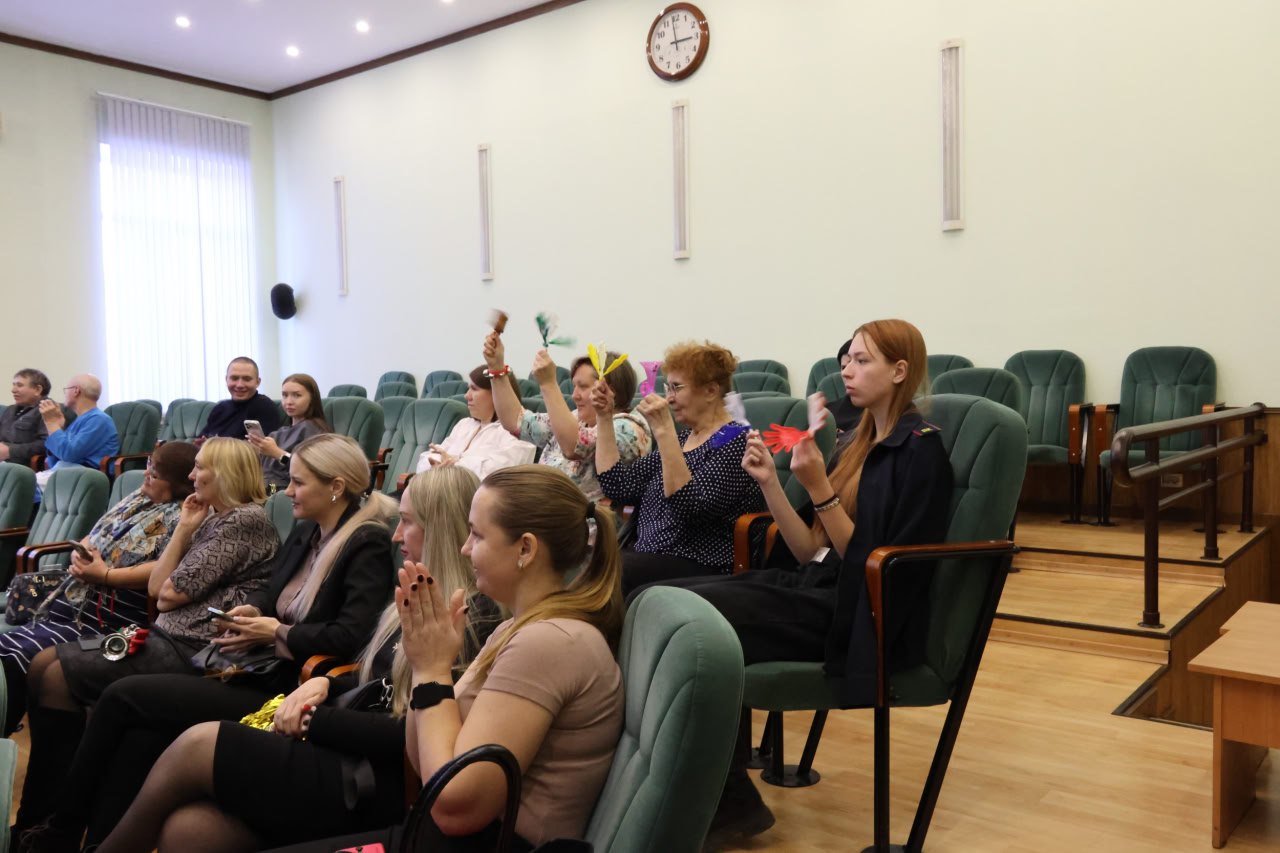 Быть специалистом, ответственным за охрану труда в коллективе, не только сложно, но и очень интересно, и это доказали лучшие специалисты сферы в Администрации города Абакана на заключительном этапе городского... Быть специалистом, ответственным за охрану труда в коллективе, не только сложно, но и очень интересно, и это доказали лучшие специалисты сферы в Администрации города Абакана на заключительном этапе городского...