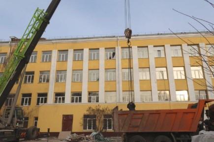 В абаканской школе №1 продолжается капитальный ремонт