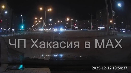 Жуткий «перевертыш» на перекрестке улиц Советская-Некрасова в Абакане