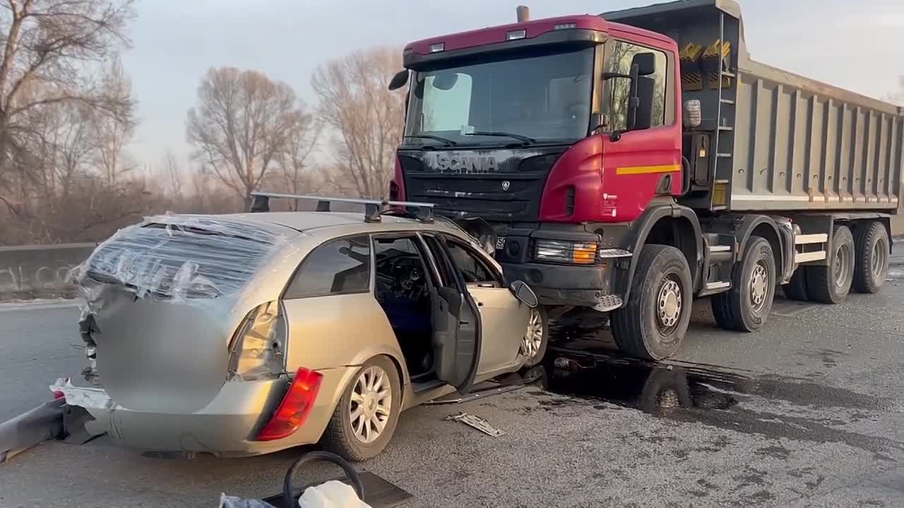 В Абакане в ДТП погиб водитель автомобиля, непристёгнутый ремнём безопасности