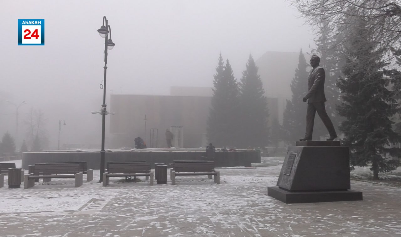 Новый светящийся фонтан монтируют на Театральной площади Абакана