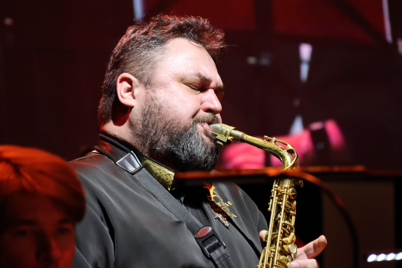 12 декабря Абаканский Дворец Молодёжи наполнился волшебными звуками знаменательного события – 35-летия юбилея Концертного духового оркестра города Абакана! В этот вечер коллектив под руководством Заслуженного работника... 12 декабря Абаканский Дворец Молодёжи наполнился волшебными звуками знаменательного события – 35-летия юбилея Концертного духового оркестра города Абакана! В этот вечер коллектив под руководством Заслуженного работника...