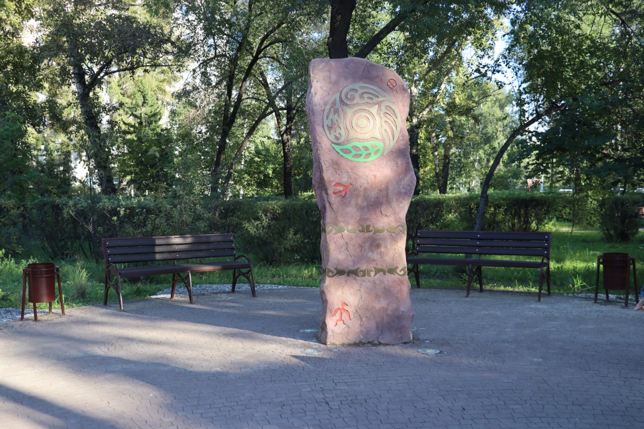 На прямом эфире на канале «Абакан 24» 9 декабря Глава города Абакана Алексей Лемин высказал позицию городских властей по предложениям из Правительства Республики Хакасия застраивать городские скверы