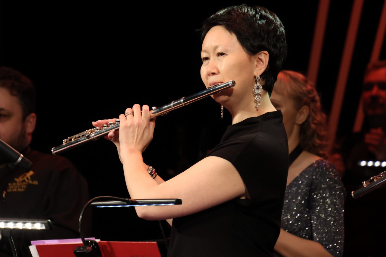 12 декабря Абаканский Дворец Молодёжи наполнился волшебными звуками знаменательного события – 35-летия юбилея Концертного духового оркестра города Абакана! В этот вечер коллектив под руководством Заслуженного работника... 12 декабря Абаканский Дворец Молодёжи наполнился волшебными звуками знаменательного события – 35-летия юбилея Концертного духового оркестра города Абакана! В этот вечер коллектив под руководством Заслуженного работника...