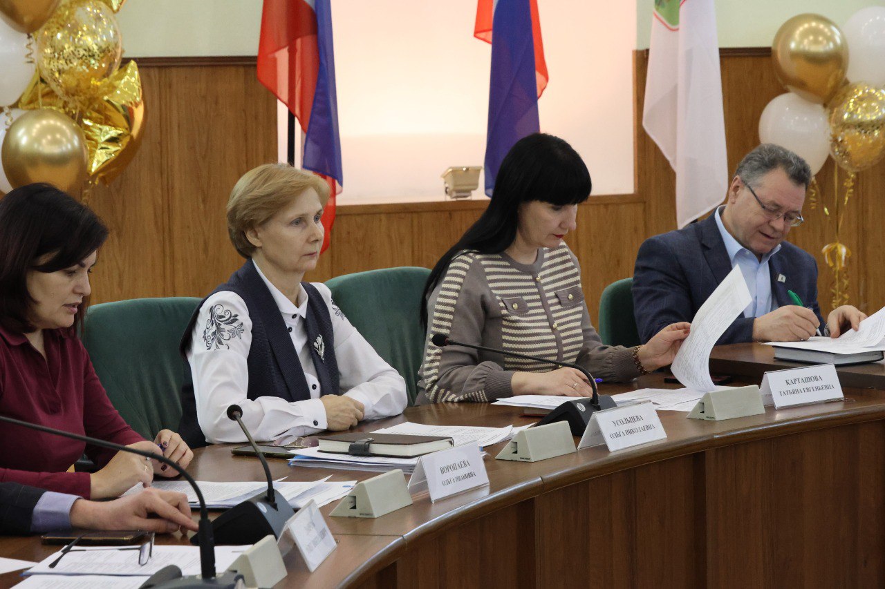 Глава города Абакана Алексей Лемин провёл организационный комитет по подготовке и проведению городских мероприятий, посвящённых празднованию Нового года в столице Республики Хакасия Глава города Абакана Алексей Лемин провёл организационный комитет по подготовке и проведению городских мероприятий, посвящённых празднованию Нового года в столице Республики Хакасия