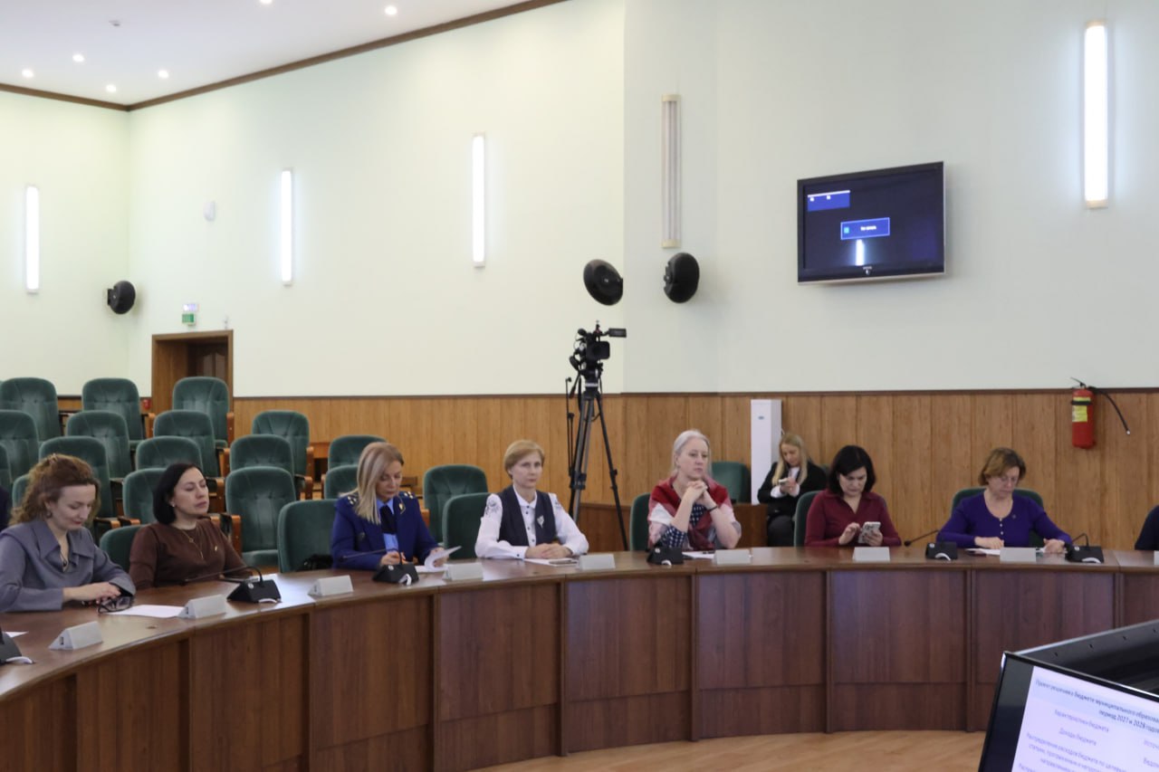 15 декабря в городской администрации состоялись публичные слушания по проекту решения Совета депутатов города Абакана «О бюджете муниципального образования город Абакан на 2026 год и на плановый период 2027 и 2028 годов» 15 декабря в городской администрации состоялись публичные слушания по проекту решения Совета депутатов города Абакана «О бюджете муниципального образования город Абакан на 2026 год и на плановый период 2027 и 2028 годов»