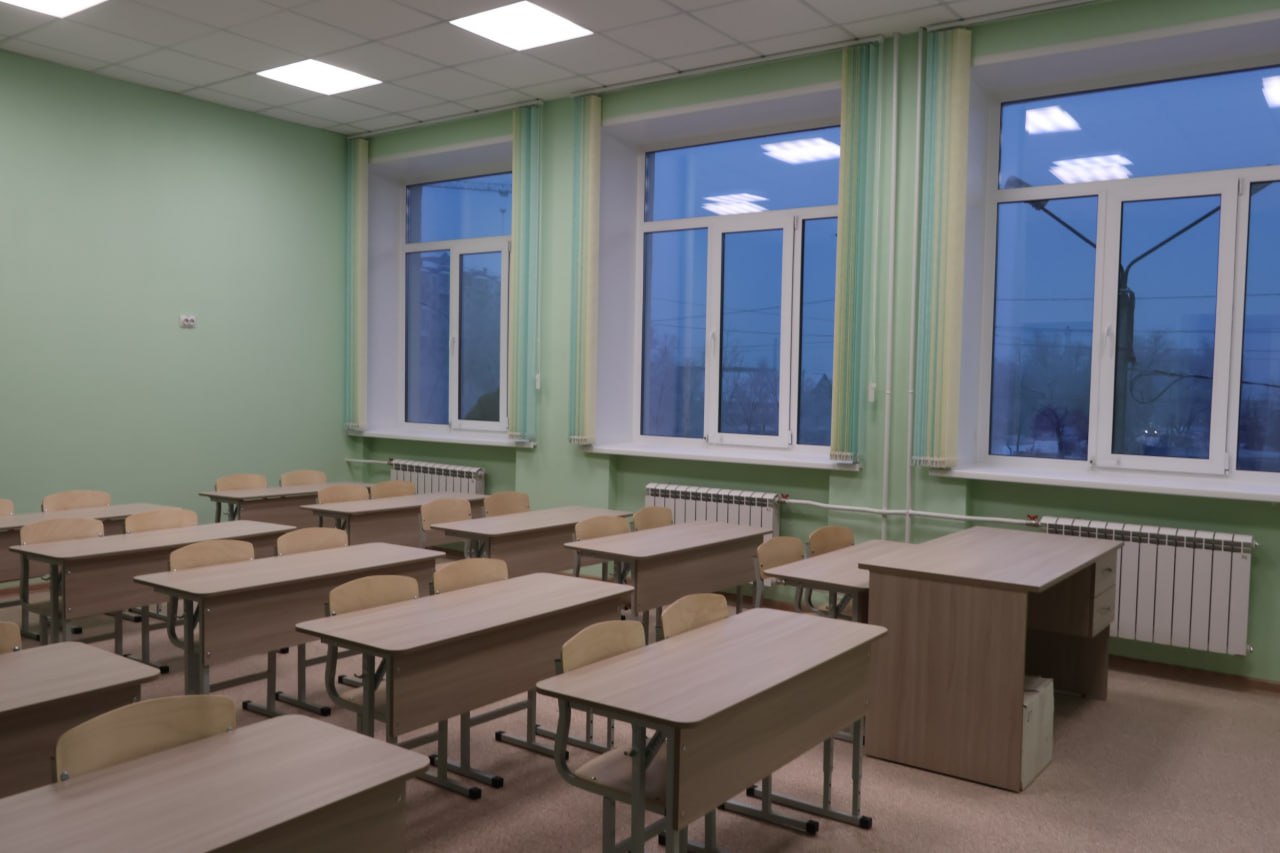 Подрядчик – ООО «ПромСтройРесурс» – постепенно завершает капитальный ремонт в школе № 10. Большинство учебных кабинетов уже готовы, в них расставляется мебель Подрядчик – ООО «ПромСтройРесурс» – постепенно завершает капитальный ремонт в школе № 10. Большинство учебных кабинетов уже готовы, в них расставляется мебель