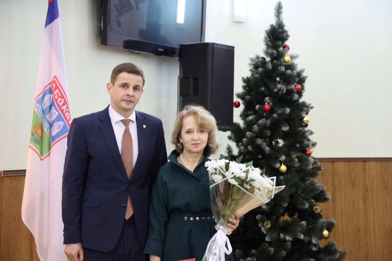 Алексей Лемин: Сегодня – День рождения Николая Генриховича Булакина, и мы в пятый раз вручаем премию его имени, высшую премию Абакана Алексей Лемин: Сегодня – День рождения Николая Генриховича Булакина, и мы в пятый раз вручаем премию его имени, высшую премию Абакана