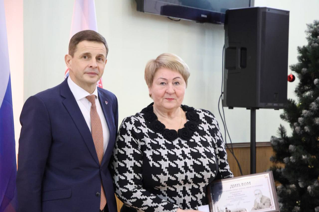 Алексей Лемин: Сегодня – День рождения Николая Генриховича Булакина, и мы в пятый раз вручаем премию его имени, высшую премию Абакана