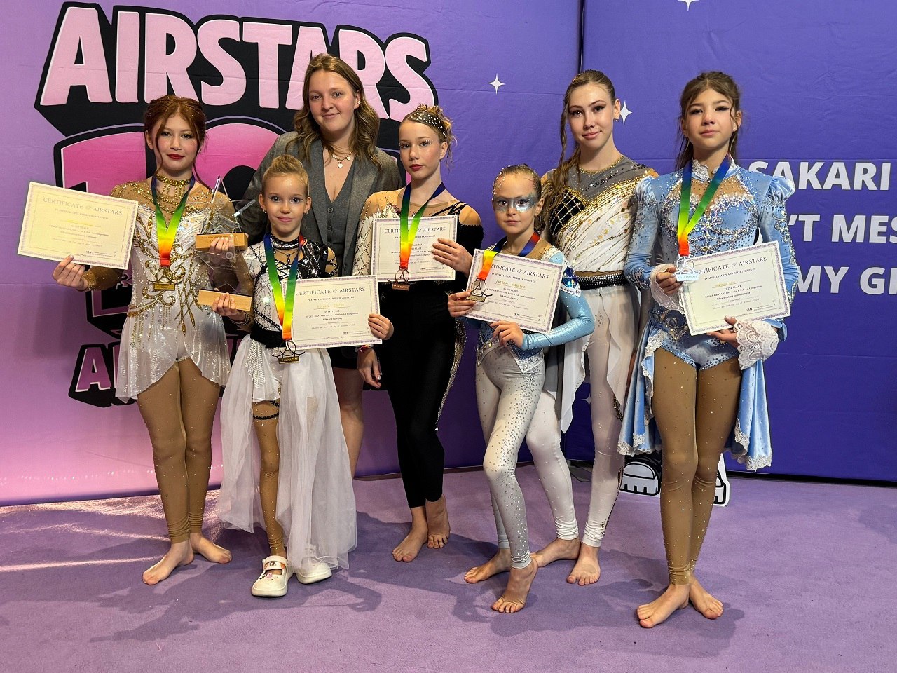 Воздушные гимнастки Хакасии завоевали медали международных соревнований в Таиланде Воздушные гимнастки Хакасии завоевали медали международных соревнований в Таиланде