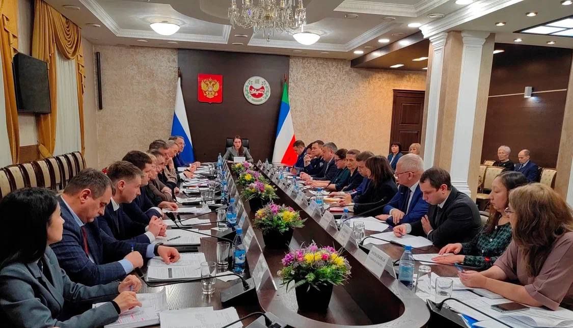 Правительство Хакасии проанализировало предварительные итоги реализации нацпроектов Правительство Хакасии проанализировало предварительные итоги реализации нацпроектов