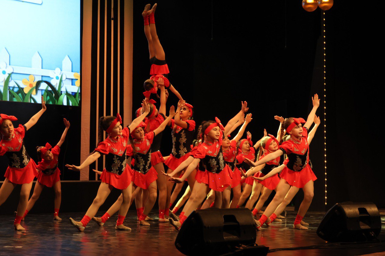 Концерт-память, концерт-благодарность, концерт-признание человеку, оставившему яркий след в истории Абакана, города, который по прошествии времени так и продолжает жить «в режиме Булакина» Концерт-память, концерт-благодарность, концерт-признание человеку, оставившему яркий след в истории Абакана, города, который по прошествии времени так и продолжает жить «в режиме Булакина»