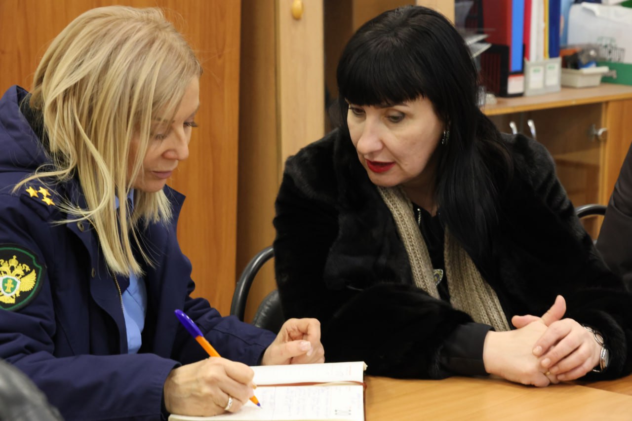 Сегодня на очередном штабе по выполнению капитального ремонта школы № 1 директор «Муниципального жилищного фонда» Андрей Аплошкин рассказал о выполненных работах и о том, на чём сосредоточены рабочие на этой неделе Сегодня на очередном штабе по выполнению капитального ремонта школы № 1 директор «Муниципального жилищного фонда» Андрей Аплошкин рассказал о выполненных работах и о том, на чём сосредоточены рабочие на этой неделе