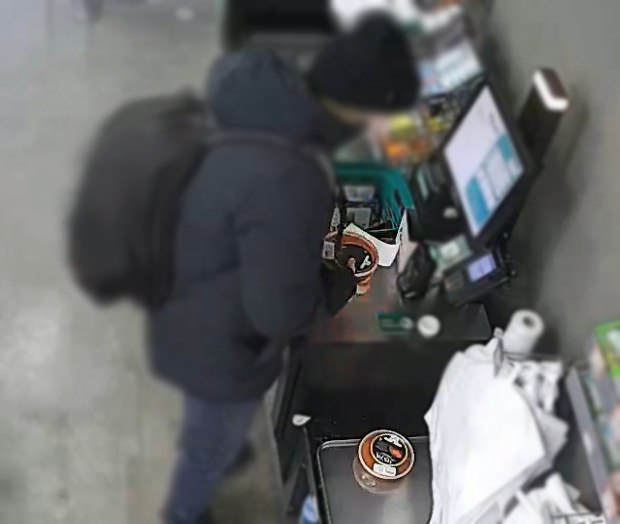 Оперуполномоченными уголовного розыска полиции Абакана в кратчайшие сроки раскрыта кража трех банок лососевой икры