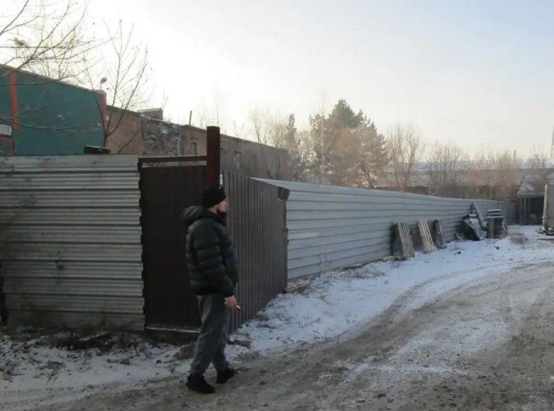 Участник проекта «Герои Хакасии» обследует объекты недвижимости