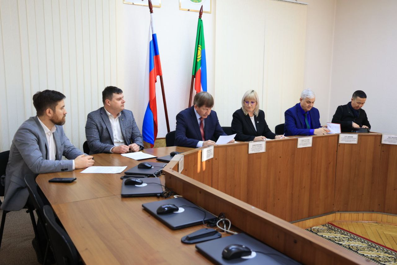 В парламенте Хакасии обсудили вопросы защиты национальных традиций и социальной справедливости В парламенте Хакасии обсудили вопросы защиты национальных традиций и социальной справедливости