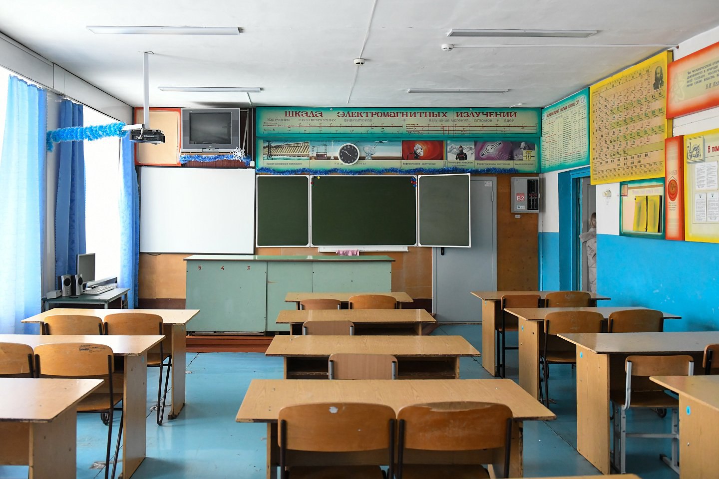 Нацпроект «Образование» в действии: Валентин Коновалов подарил ученикам Бейского района школьный автобус Нацпроект «Образование» в действии: Валентин Коновалов подарил ученикам Бейского района школьный автобус