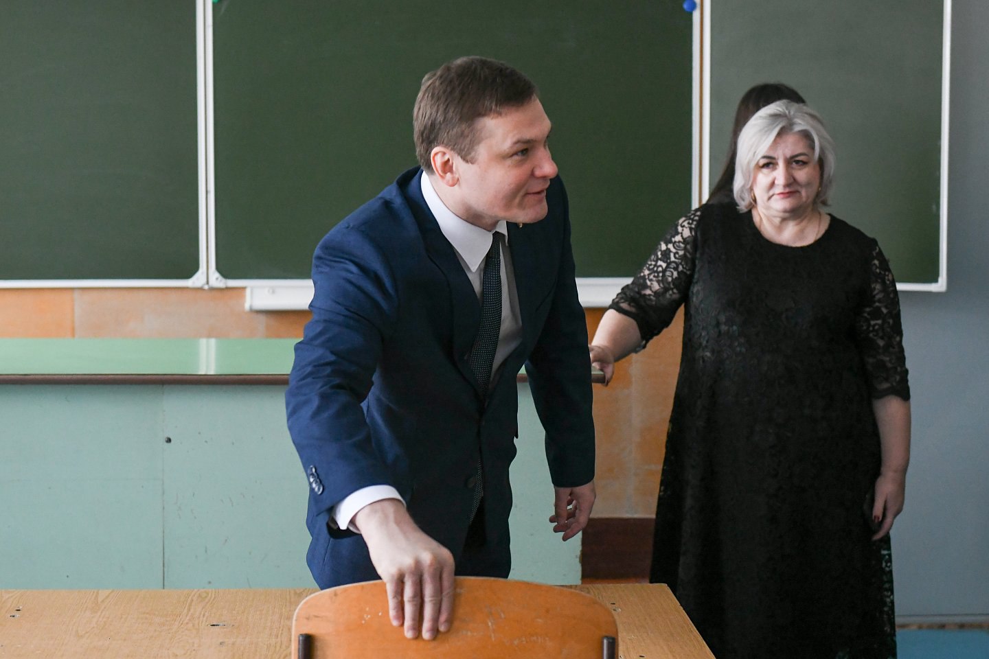 Нацпроект «Образование» в действии: Валентин Коновалов подарил ученикам Бейского района школьный автобус Нацпроект «Образование» в действии: Валентин Коновалов подарил ученикам Бейского района школьный автобус