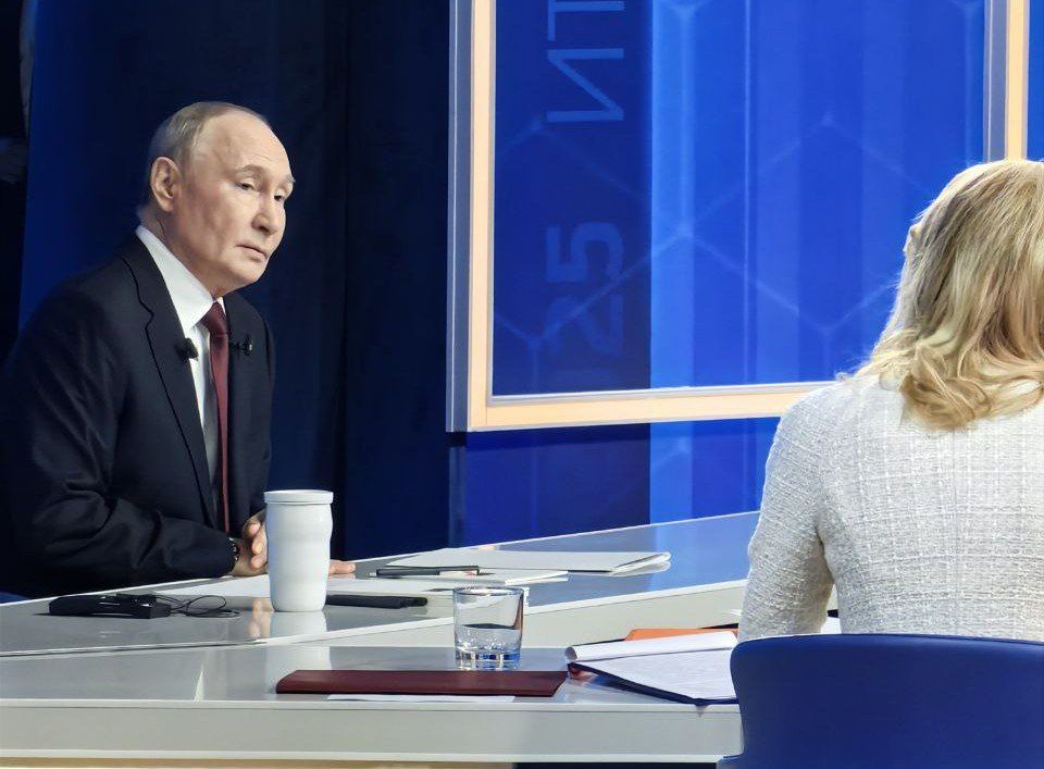 Владимир Путин отвечая на вопрос иностранного корреспондента: